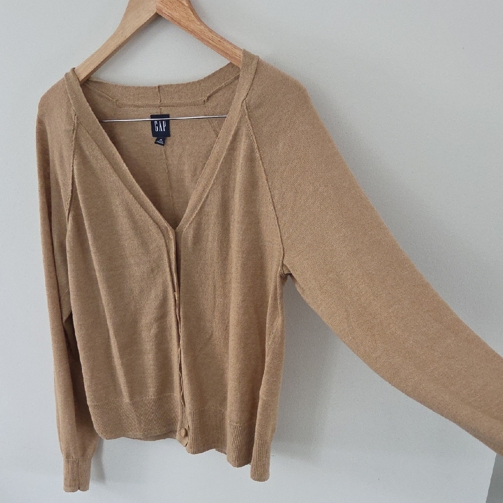GAP Women's Linen Camel V-neck Cardigan - Picture 5 of 9
